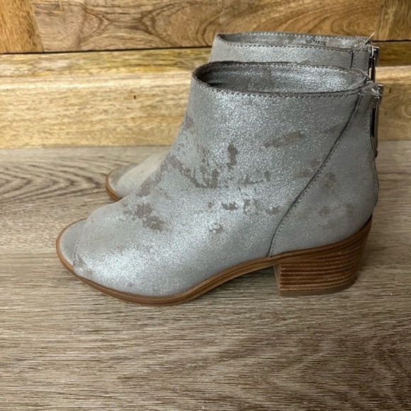 Sole Society So Tabbie Gray Ankle Boot with Open Toes and Back Zip - Picture 6 of 13